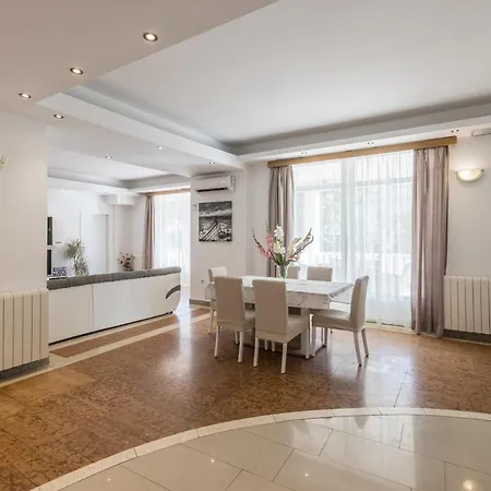 Villa Ana