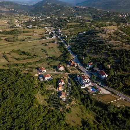 Ana * Umljanović