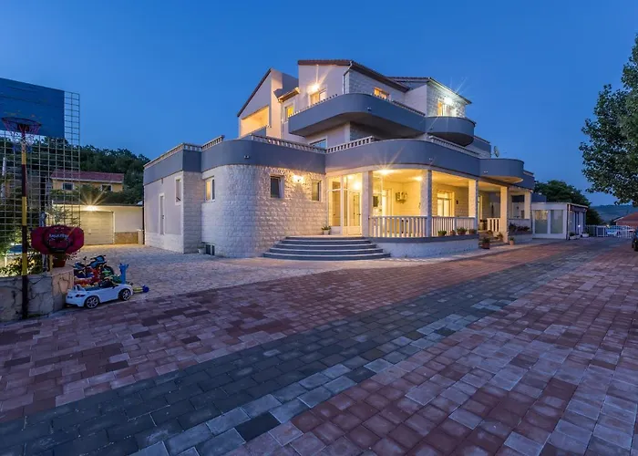 Ana Villa Umljanovic